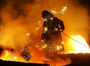 ARCELORMITTAL POURSUIT SA RESTRUCTURATION SANS TENIR COMPTE DES DEMANDES DE L’UE