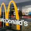 Kompānijai “McDonald`s” sarukusi peļņa visā pasaulē